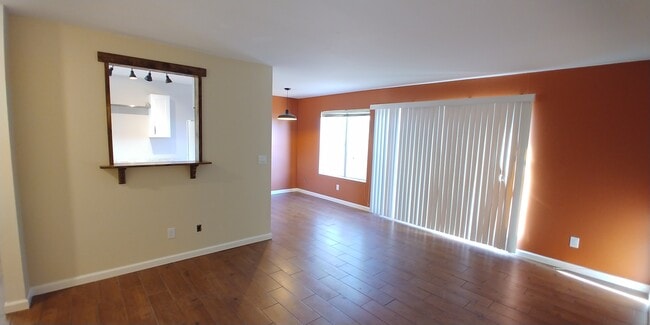 Building Photo - 4423 Plaza Vista Unit #B
