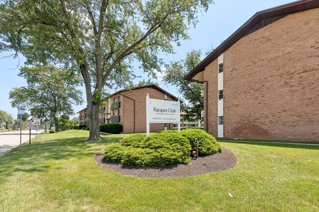 Building Photo - Racquet Club
