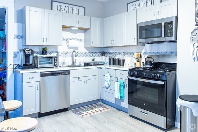 Building Photo - 10605 Ashbury Ave Rental