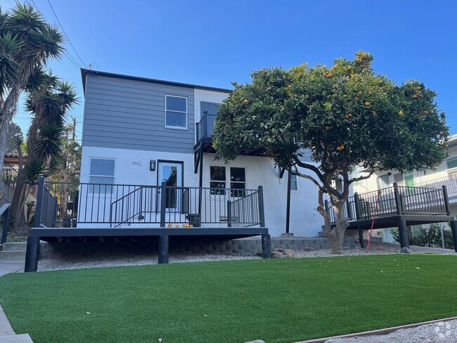 Building Photo - Beautifully Remodeled 3-Bedroom plus a Den... Rental