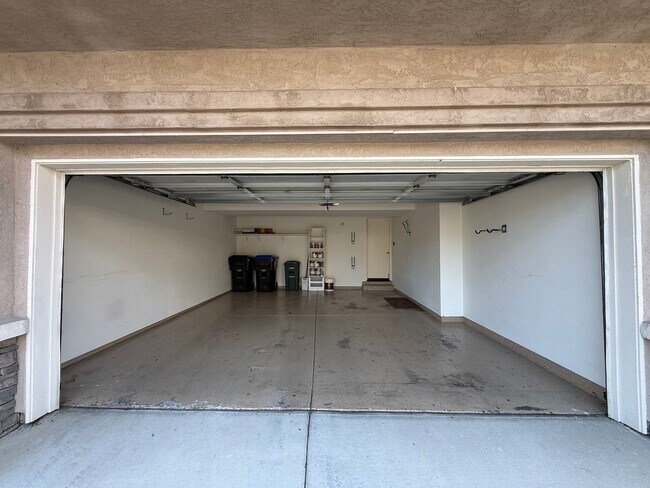 Photo - Comfortable 2BD/2BA Townhome in Carmel Mountain Ranch with Community Pool, Attached Garage & In-U...