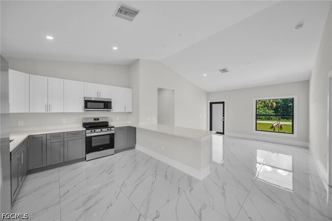 Photo - 633 Windermere Dr