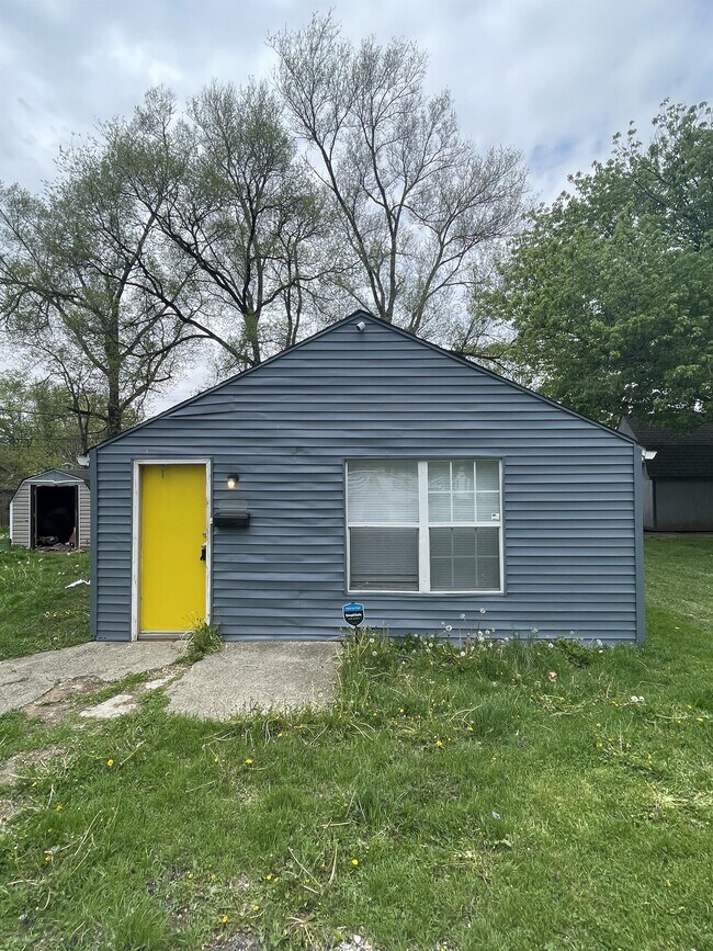 Photo - 2912 Collier St