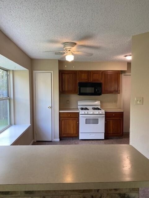 Photo - 523 Gleneagles Dr