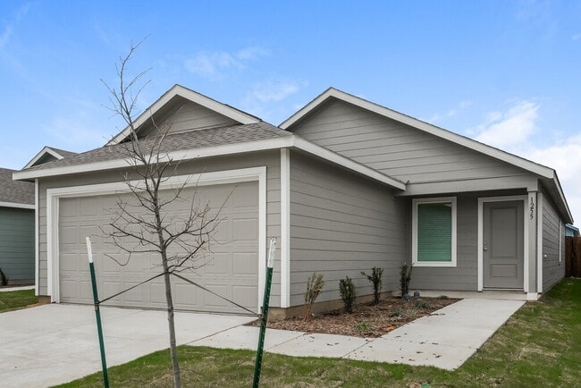 Building Photo - 1255 Maple St