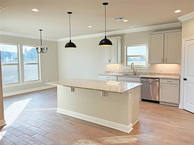 Photo - 729 Crewe Ln