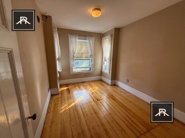 Photo - 4 bedroom in Cambridge MA 02140
