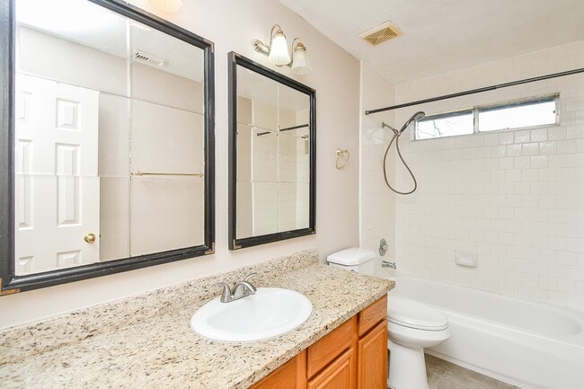 Building Photo - 14935 Chestnut Falls Dr