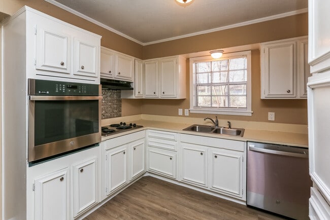 Photo - 1008 Tanglewood Dr