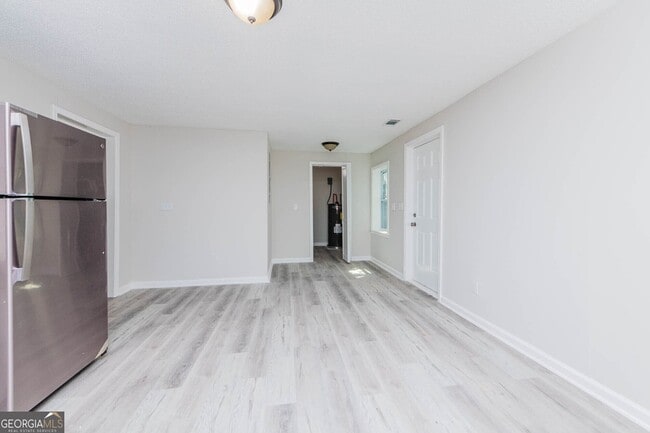 Photo - 3584 Log Cabin Dr