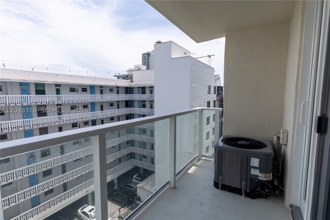 Photo - 1750 James 7L Unit 7L