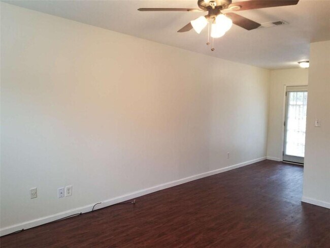 Photo - 100 Chalfont Dr