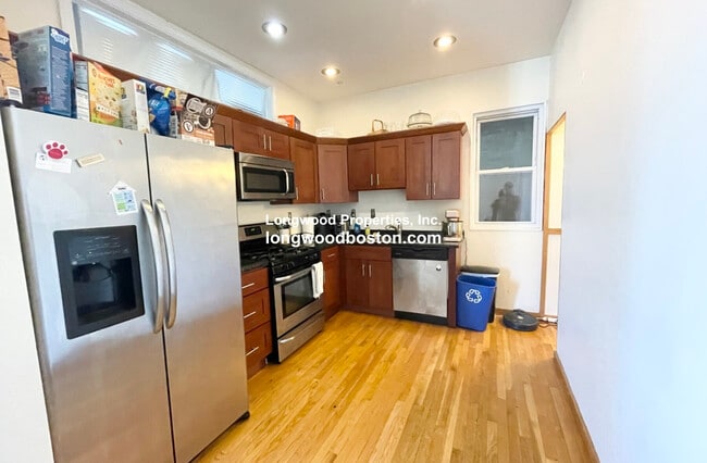 Building Photo - 775 Parker St Unit 1 Rental