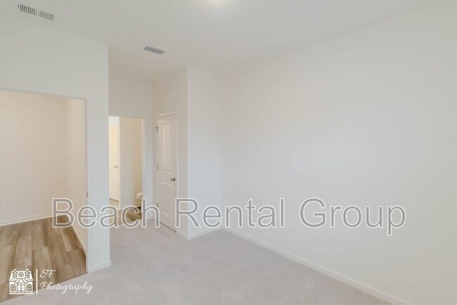 Photo - 157 Linares St