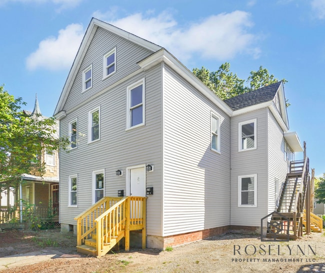 Photo - 270 Walnut St Unit 2