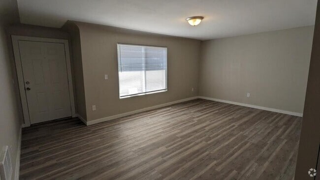 Building Photo - 3965 Hayesville Dr NE Rental
