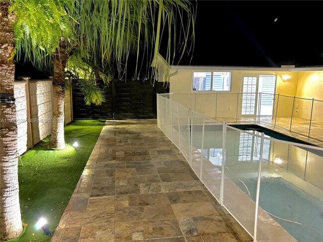 Photo - 18632 SW 93rd Ct