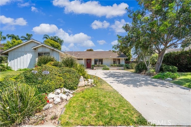 Photo - 156 Appletree Ave