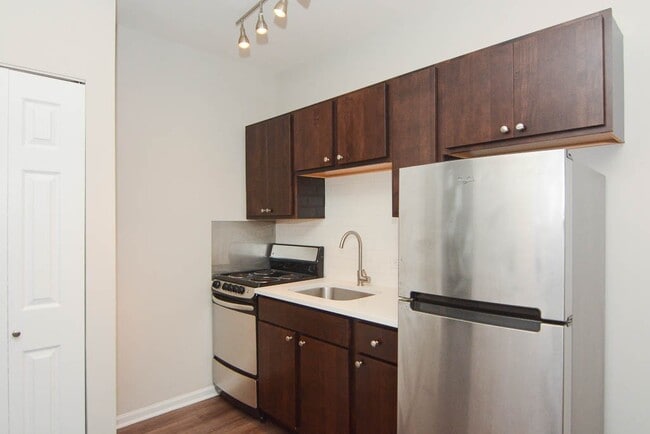 Photo - 1627 N Humboldt Blvd Unidad G4