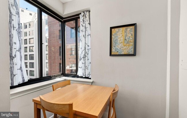 Photo - 2515 K St NW Unit 612