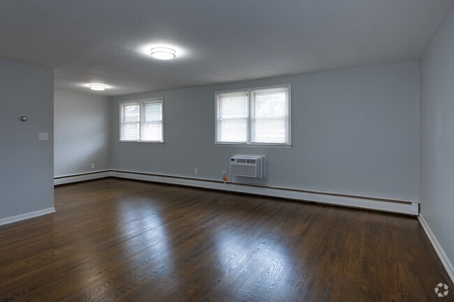 2BR, 1BA - 900SF Living Room