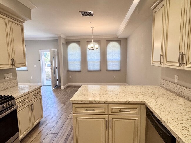 Photo - Beautiful remodeled 3 bedroom townhome in ...