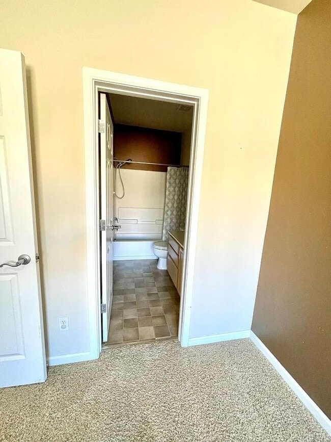 Photo - Townhouse For Rent.