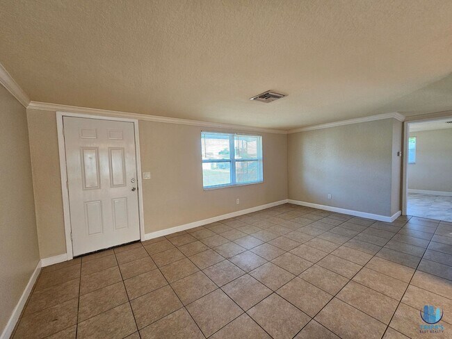 Photo - Charming 2-bed, 1-bath home in Holiday, FL...