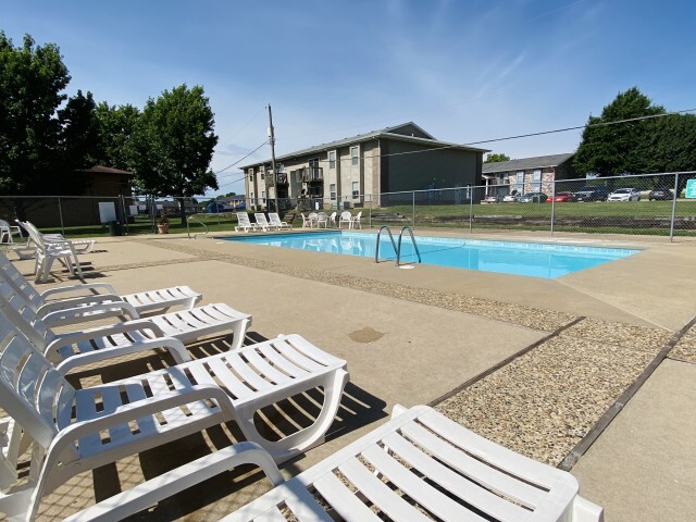 Pool - Lombard Heights Apartments