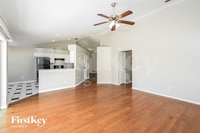Photo - 2738 Springfield Dr