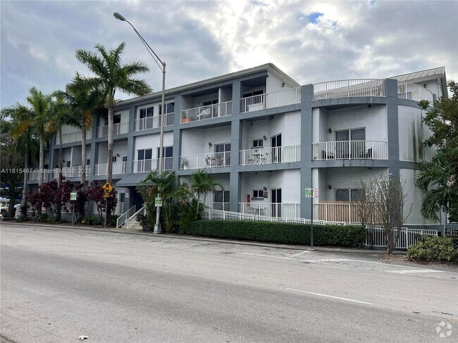 Building Photo - 2734 Bird Ave Unit 114 Rental