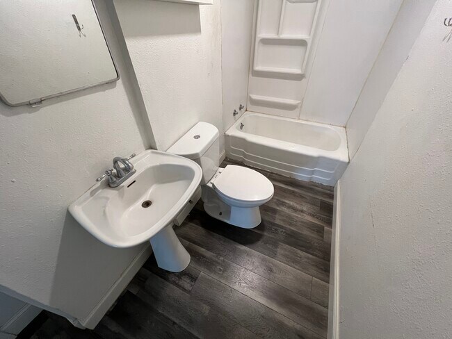 Photo - 1006 Monroe St