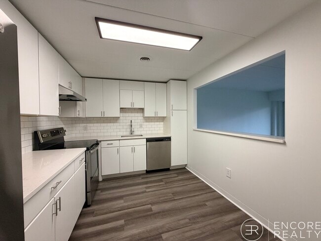 Building Photo - 51 Hill Rd Unit ONE BED