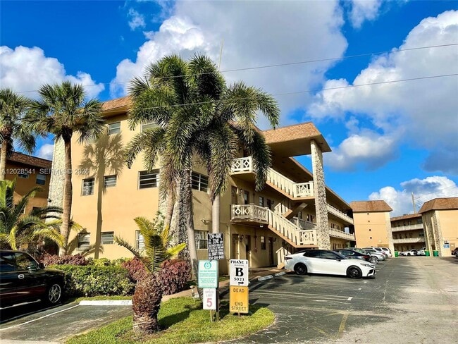 Building Photo - 5021 W Oakland Park Blvd Unit 309