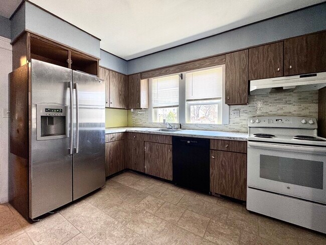 Photo - 58 Longfellow Rd