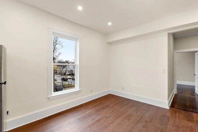 10 King St Unit 2