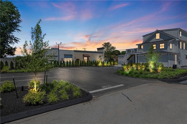 Photo - 44 Williams Ave Unit PH