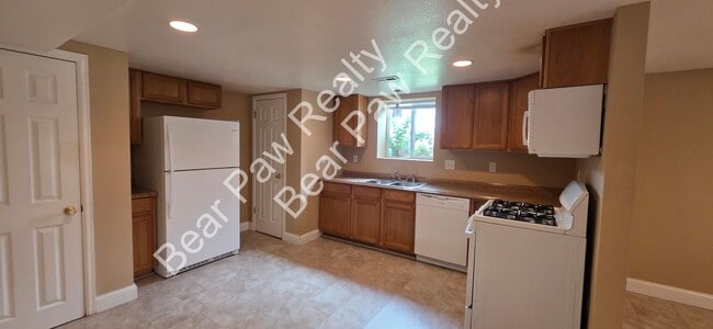Photo - 130 Williams St Unit Apt C