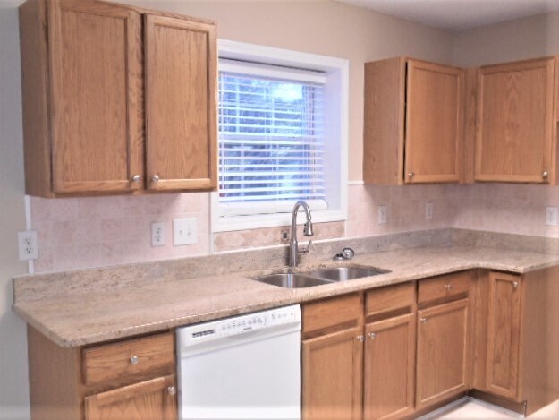 Photo - 409 Ascott Way