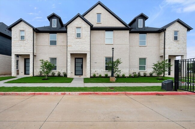 Photo - Brand New Luxury Townhouse in West Arlington