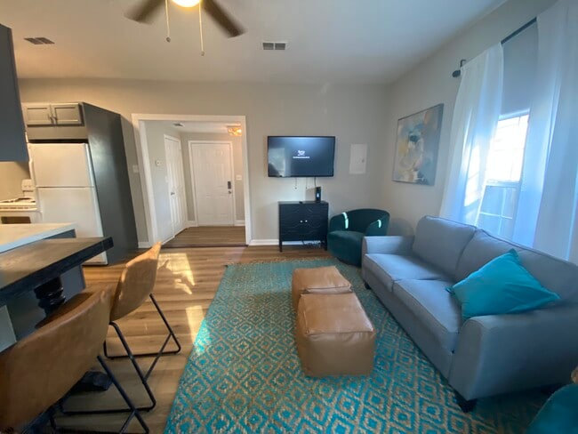 Photo - Palomar Dr Unit 4