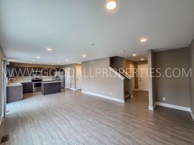 Photo - 4-Bedroom, 3.5-Bath Home with Walkout Finished Basement in Norwalk