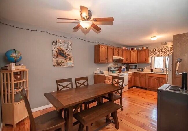 Photo - 174 Hackett Hill Rd