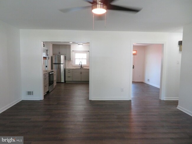 Photo - 7895 Pavilion Dr