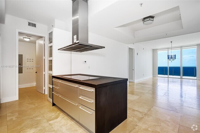 Building Photo - 18201 Collins Ave Unit #3408 Rental