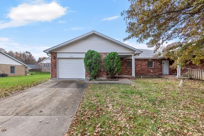 Building Photo - 3707/3709 Stonebridge Dr Unit 3709