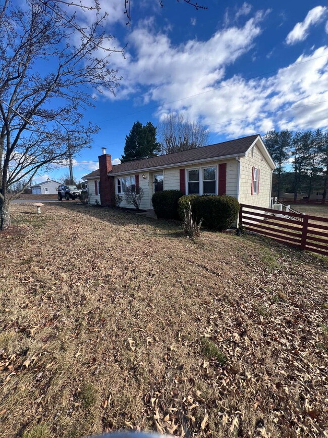 Building Photo - 1244 Mountain View Rd