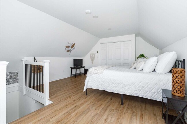 Photo - 48 Columbia St Unit The Loft