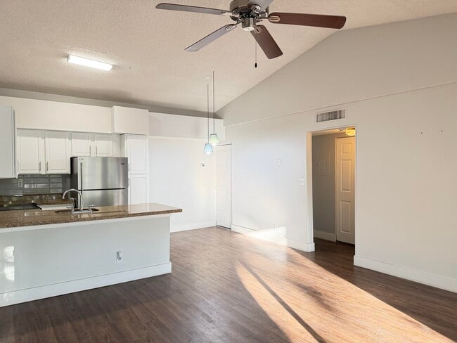 Building Photo - 921 Lyons Rd Unit 3205