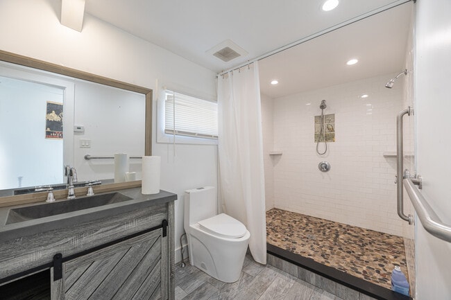 Photo - 2 Appian Way Unit 1